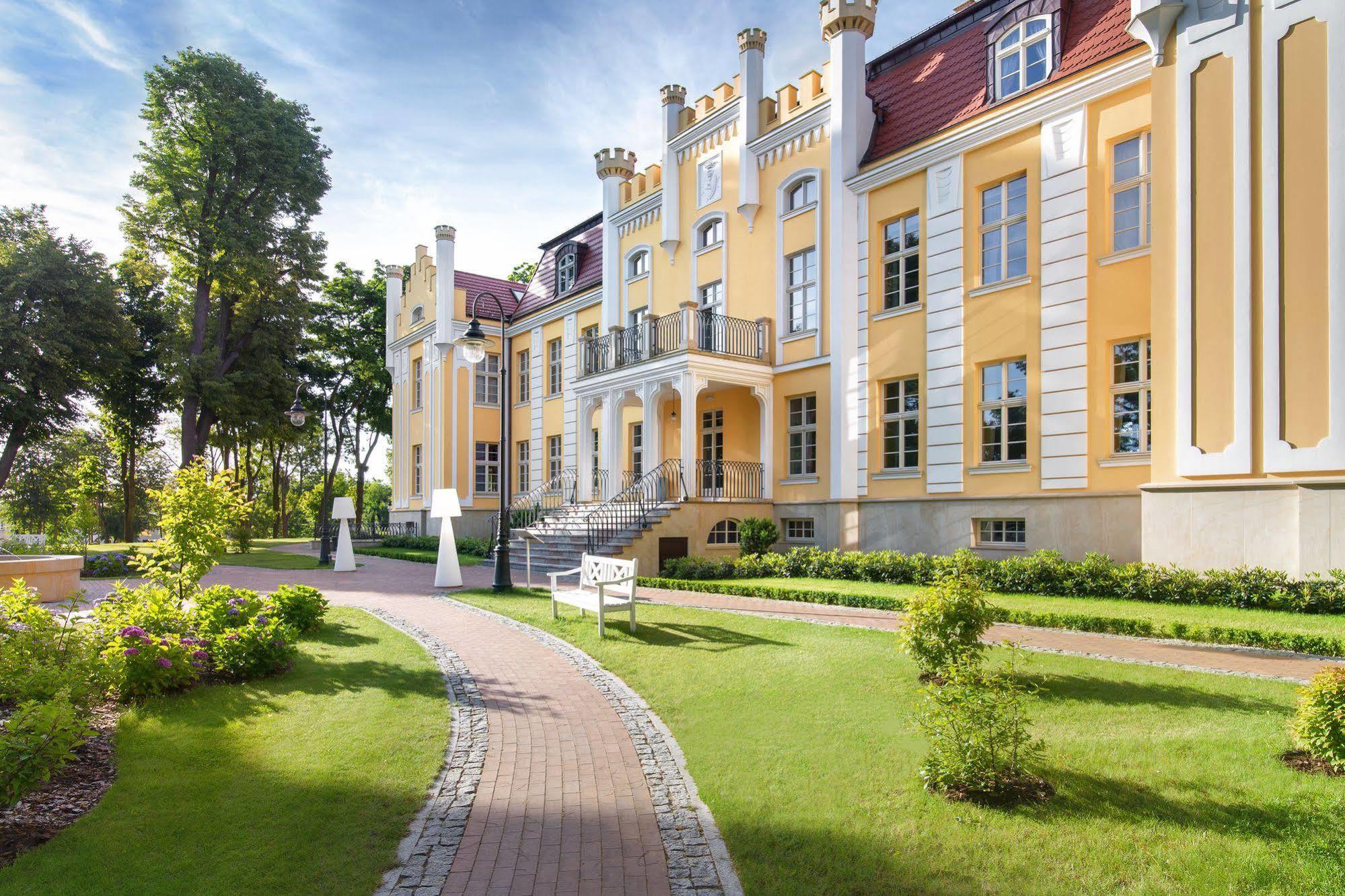 Relais & Chateaux Hotel Quadrille - Adults Only Gdynia Esterno foto